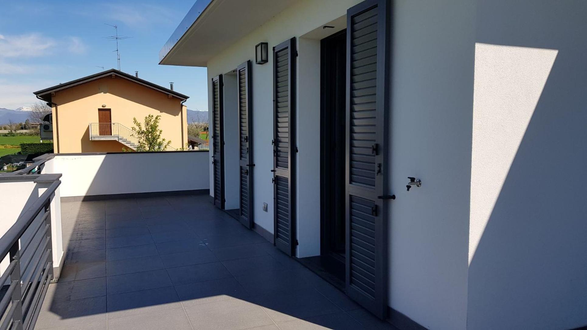 Black And White B&B Urgnano Exterior photo